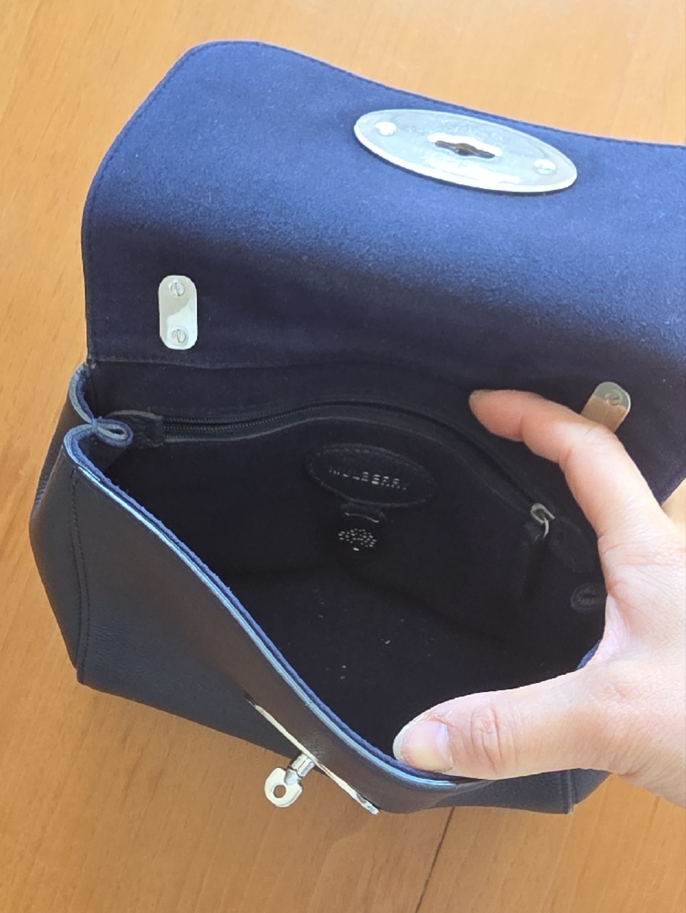 Mulberry Midnight/Navy Pebbled Leather Shoulder Bag with Silver Turnlock - Picture 6 of 11